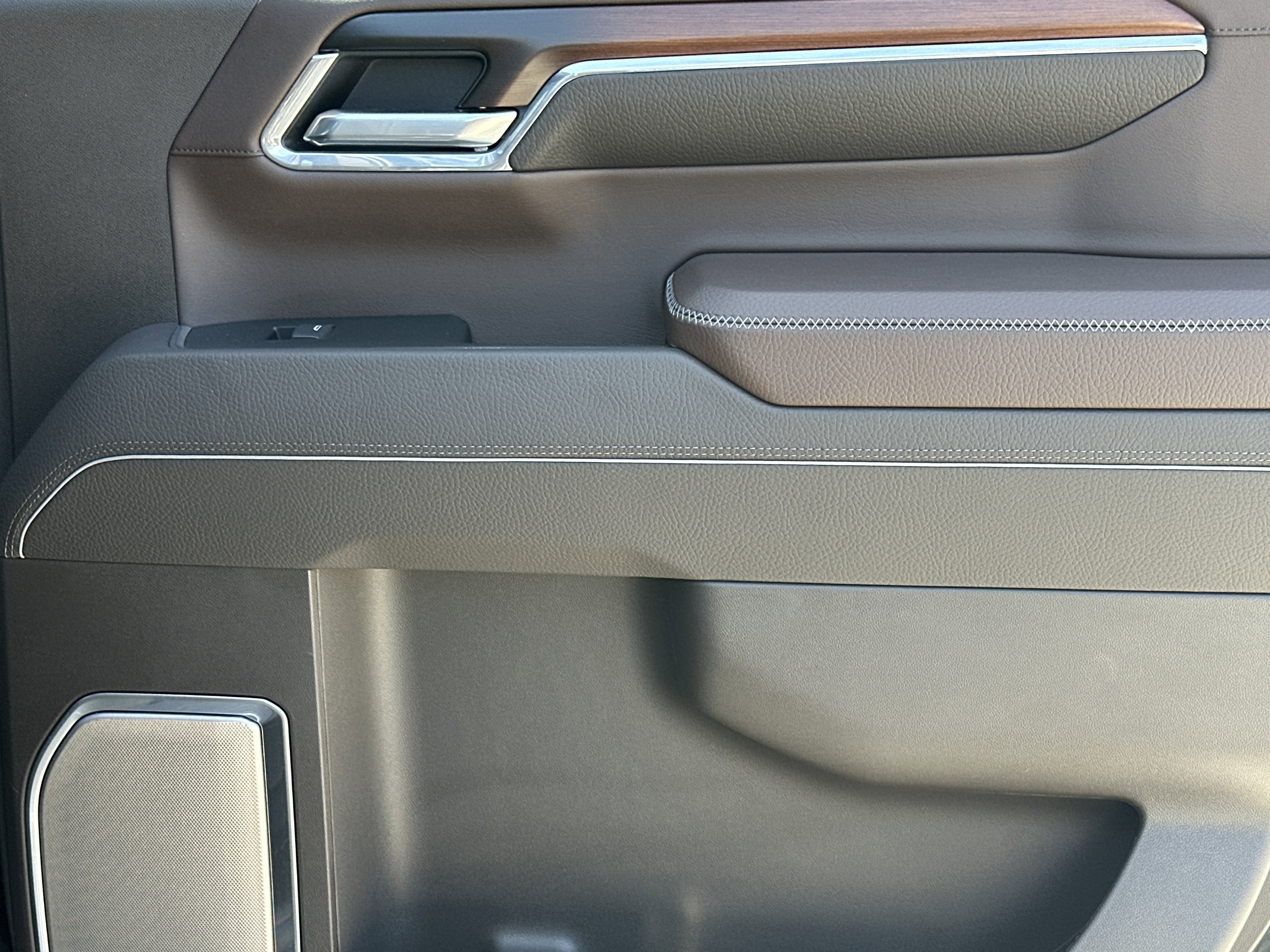 Used 2025 GMC Sierra 1500 Denali image 13