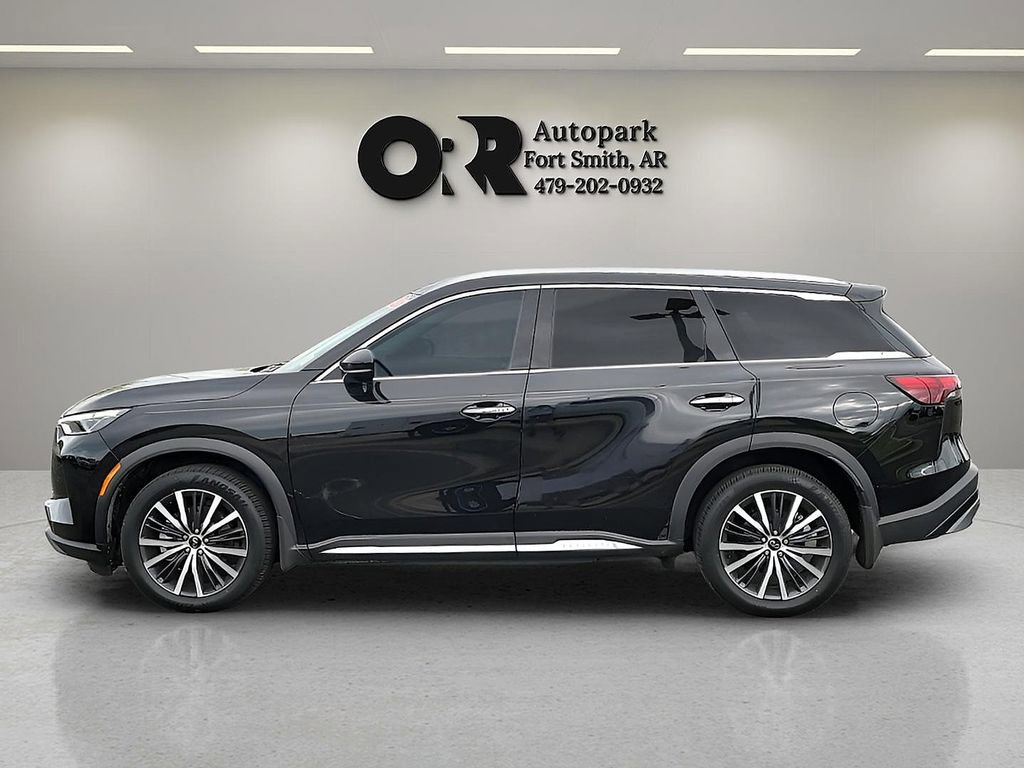 Used 2023 INFINITI QX60 Sensory w/ Vision Package AWD/4WD image 3