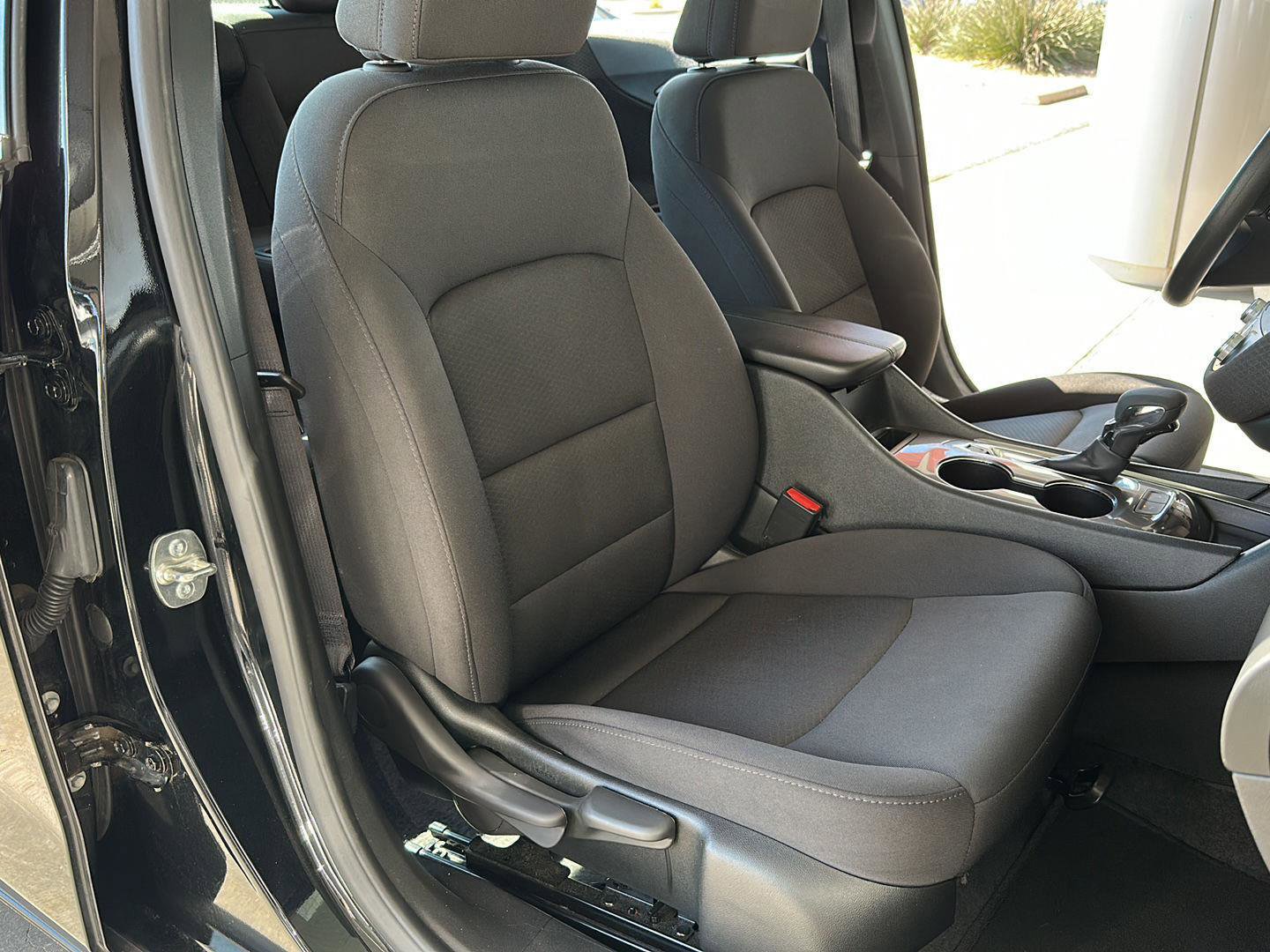 Used 2025 Chevrolet Malibu LT image 19