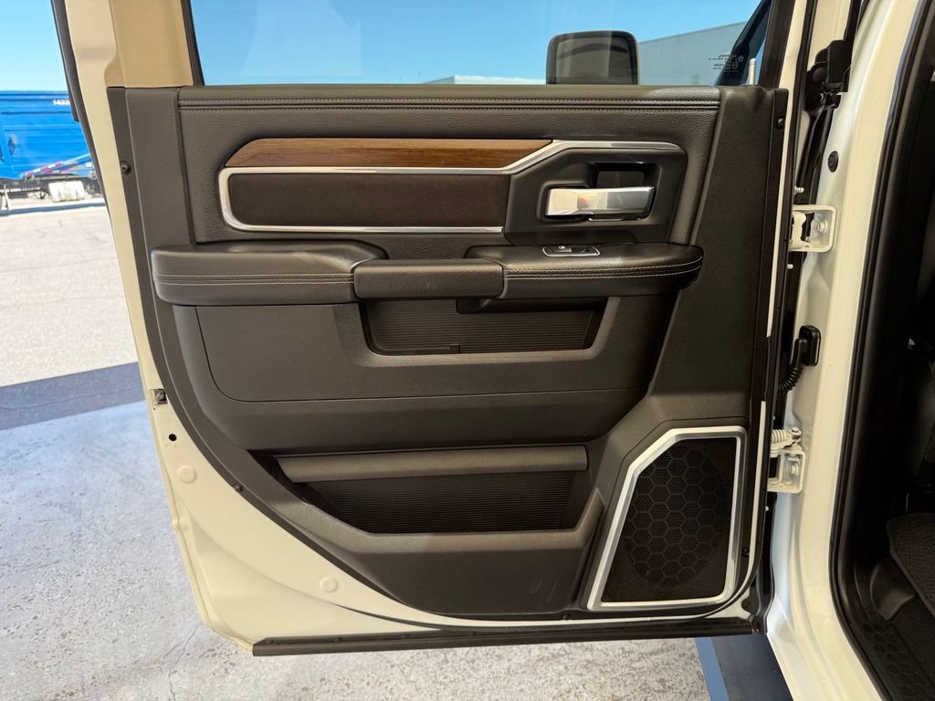 Used 2023 RAM 2500 Laramie AWD/4WD image 18