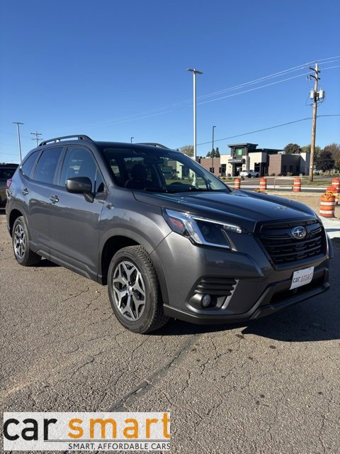 Used 2023 Subaru Forester Premium image 1