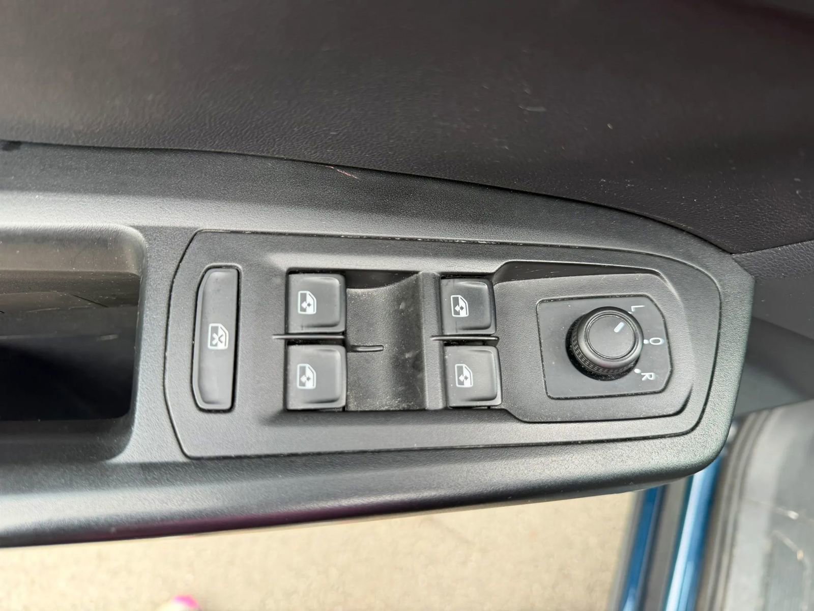 Used 2021 Volkswagen Atlas SE w/ Panoramic Sunroof Package FWD image 22