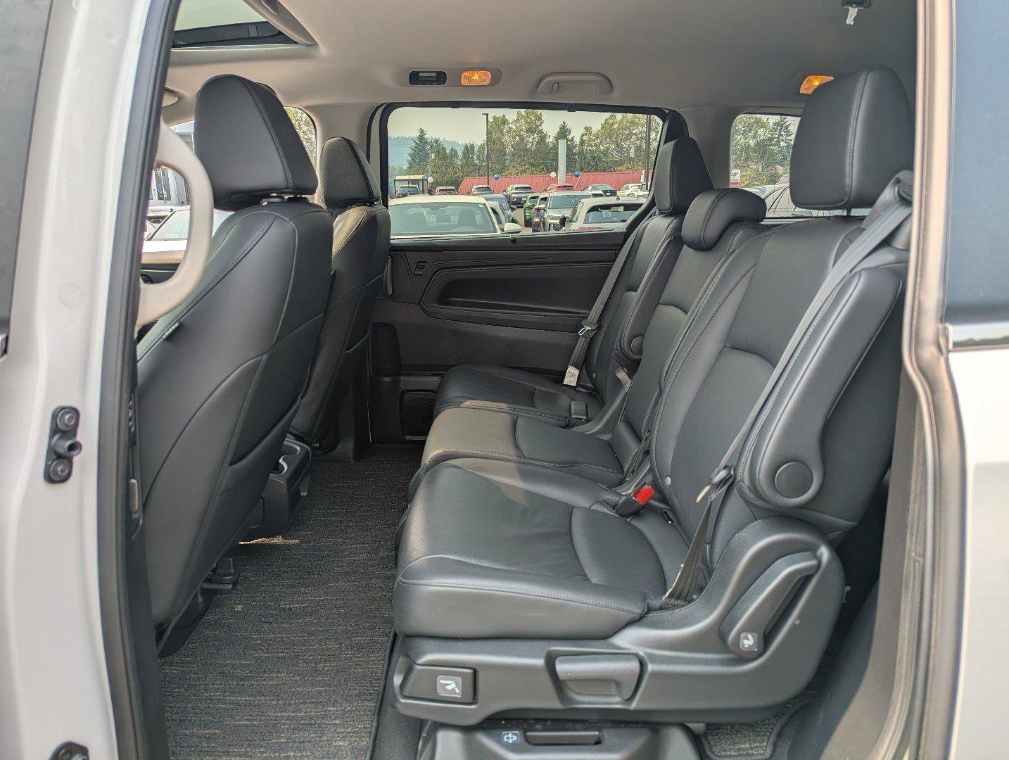 Used 2025 Honda Odyssey EX-L image 31