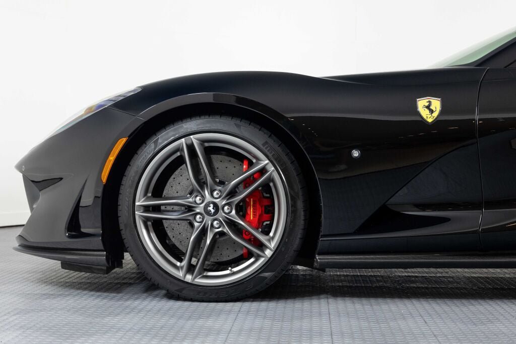 Used 2021 Ferrari 812 GTS RWD image 18