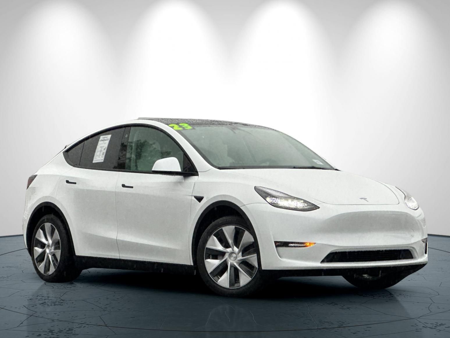 Used 2023 Tesla Model Y Long Range image 2
