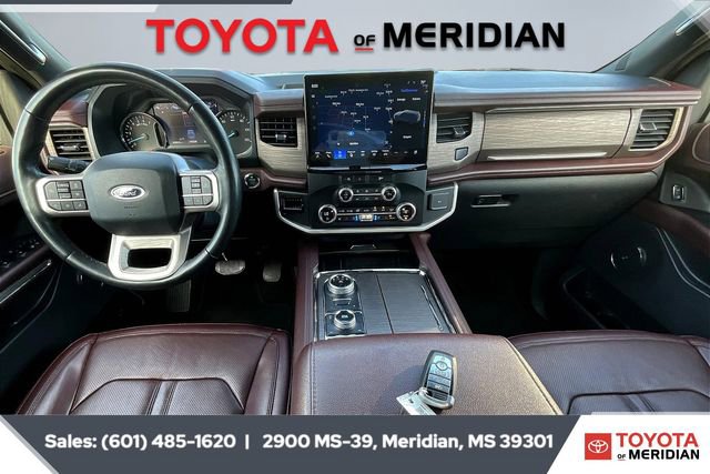 Used 2024 Ford Expedition Limited image 13
