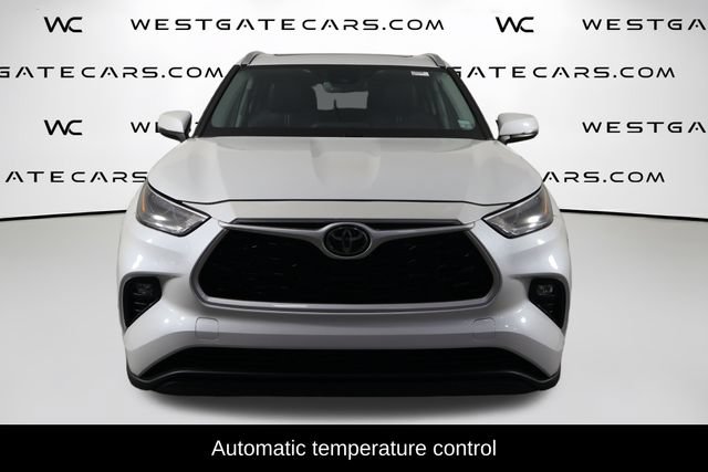 Used 2022 Toyota Highlander XLE FWD video 2