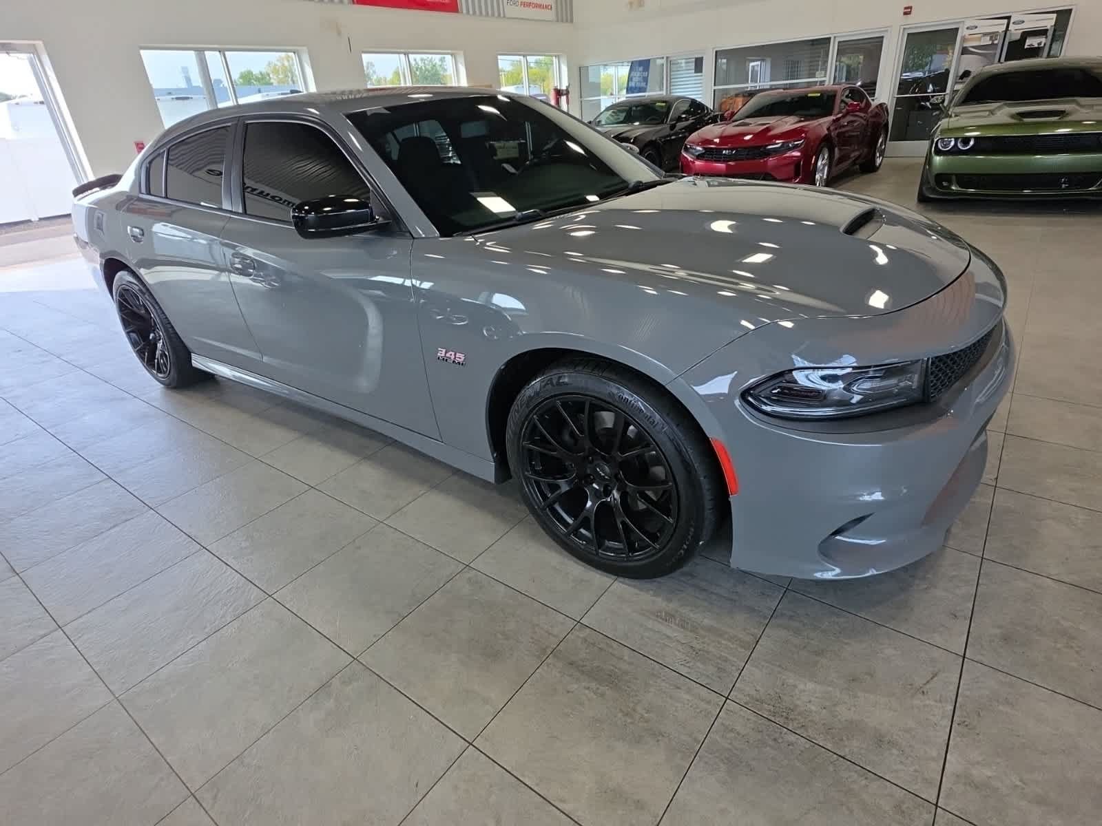 Used 2019 Dodge Charger R/T w/ Driver Confidence Group RWD image 4