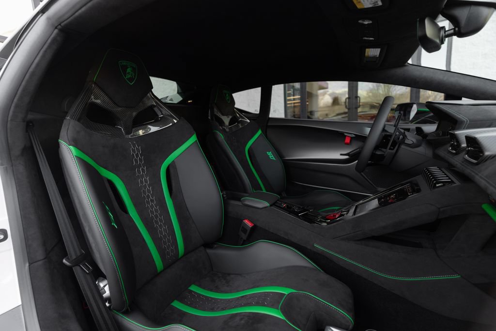 Used 2023 Lamborghini Huracan Tecnica RWD image 23