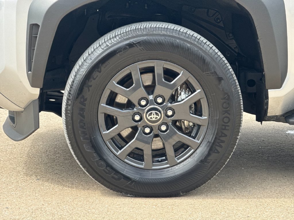 Used 2025 Toyota 4Runner SR5 AWD/4WD image 26