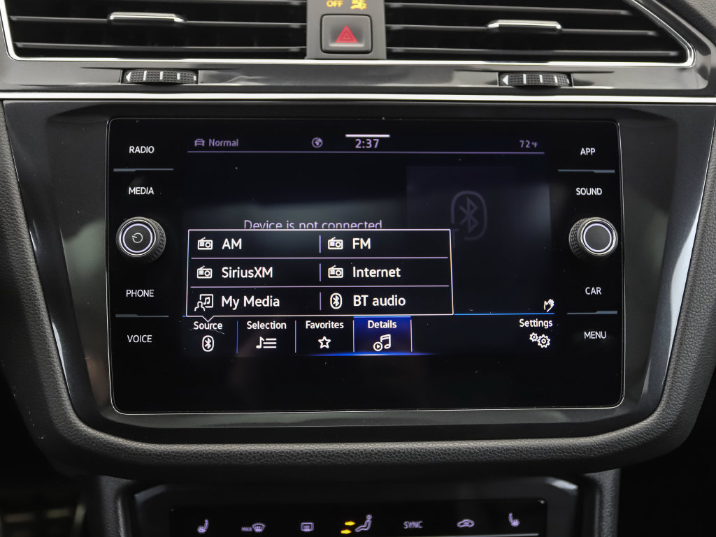 Used 2022 Volkswagen Tiguan SE R-Line AWD/4WD image 16