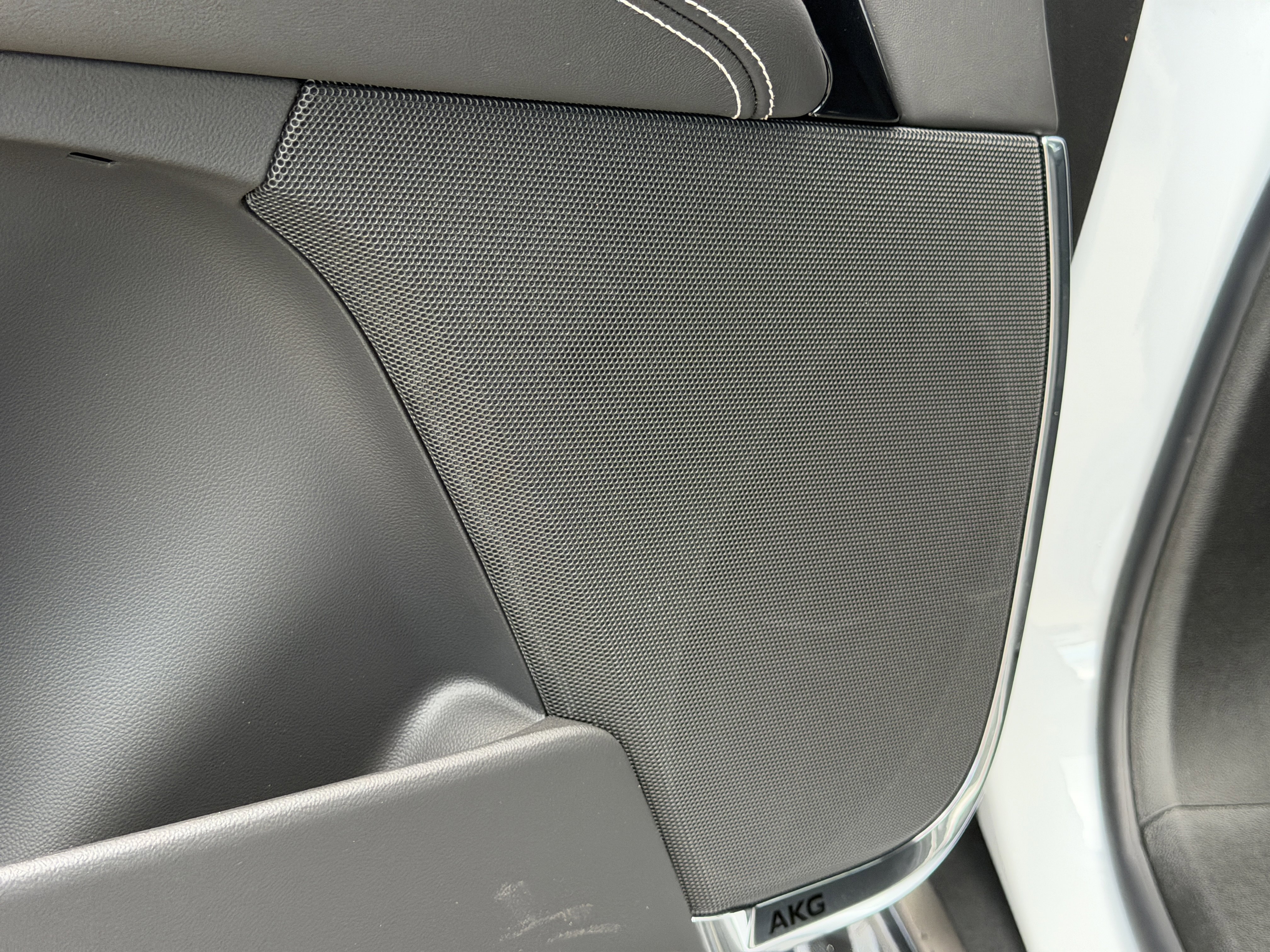 New 2026 Cadillac Escalade Platinum Sport w/ LPO, ONYX Package image 19