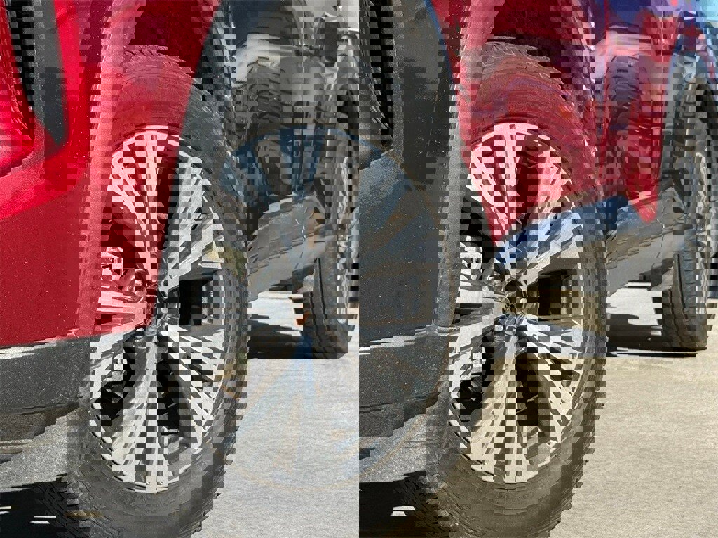 Used 2023 Nissan Rogue SV w/ SV Premium Package image 2