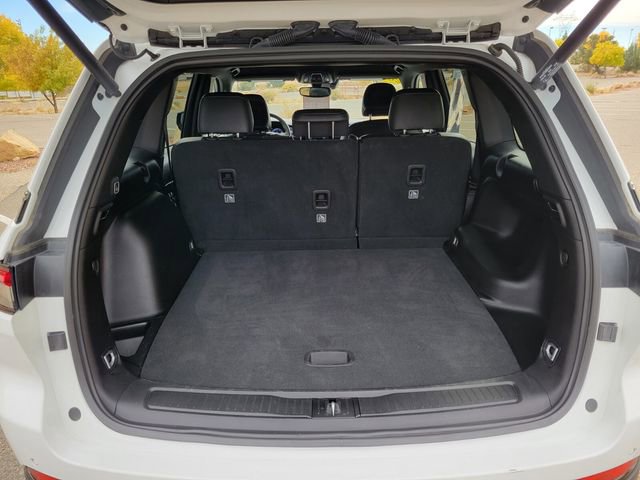 Used 2024 Jeep Grand Cherokee Altitude image 14