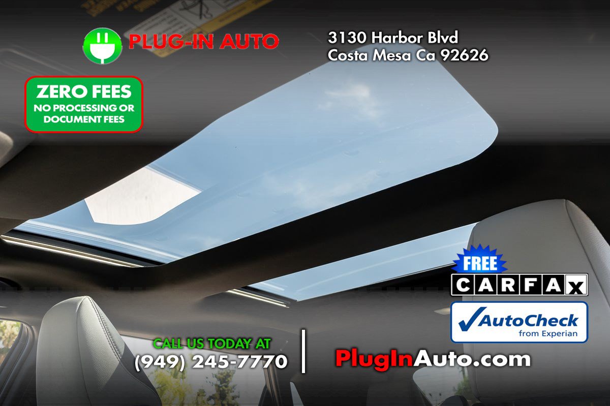 Used 2023 Subaru Solterra AWD image 2