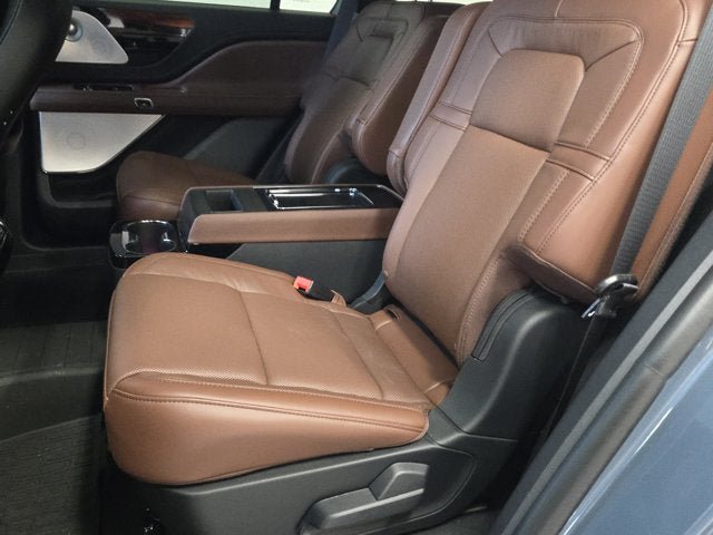 Used 2025 Lincoln Aviator Reserve w/ Equipment Group 201A AWD/4WD image 19