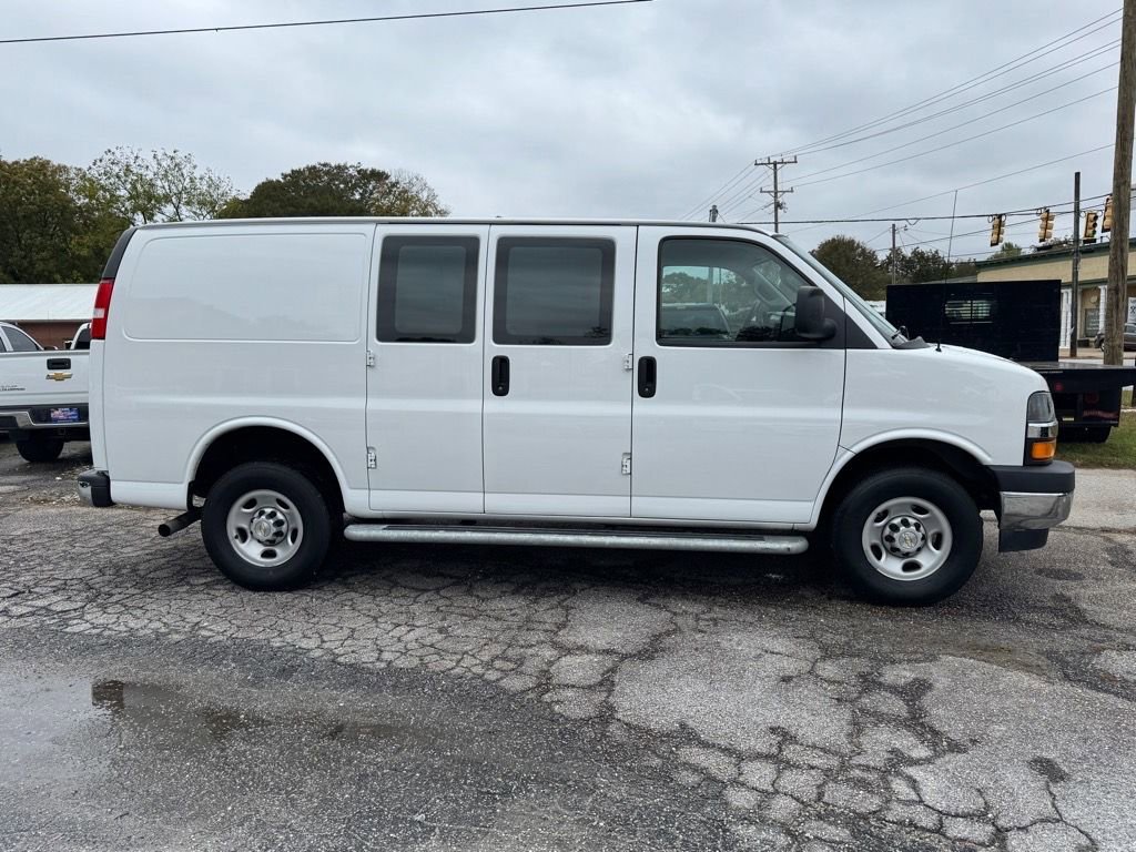 Used 2024 Chevrolet Express 2500 w/ Driver Convenience Package RWD image 2