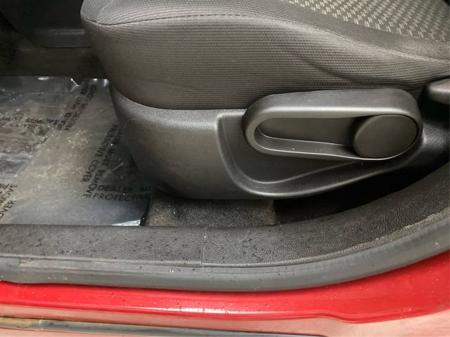 Used 2010 Chevrolet HHR LS image 22