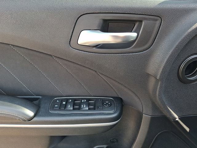 Used 2018 Dodge Charger R/T w/ Navigation & Travel Group image 12