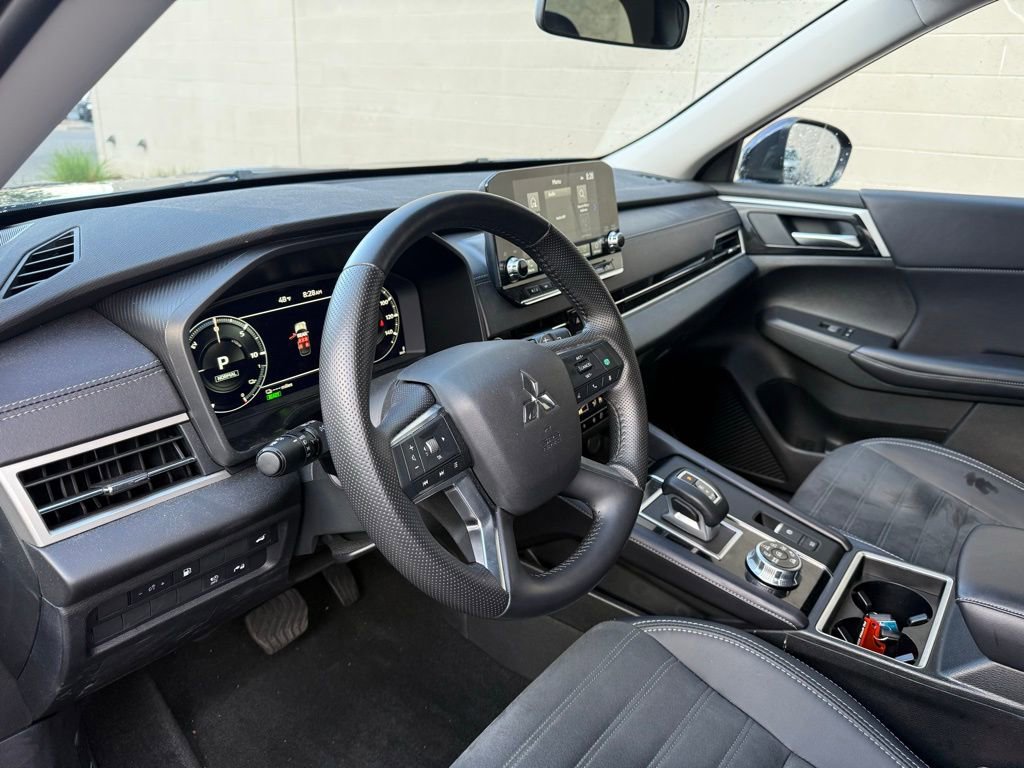 Used 2025 Mitsubishi Outlander SE AWD/4WD image 20