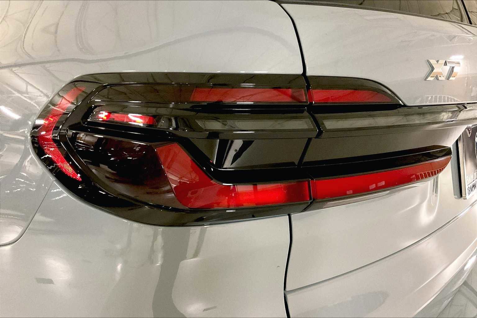 New 2026 BMW X7 M60i image 14
