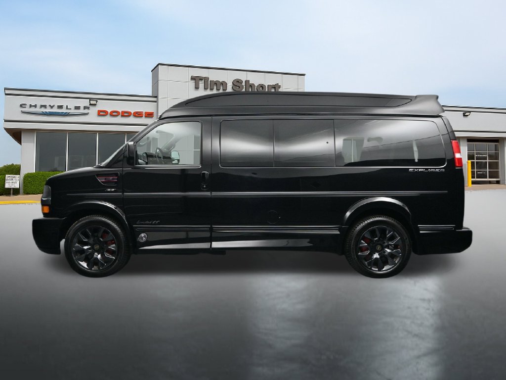 Used 2023 Chevrolet Express 2500 RWD image 2
