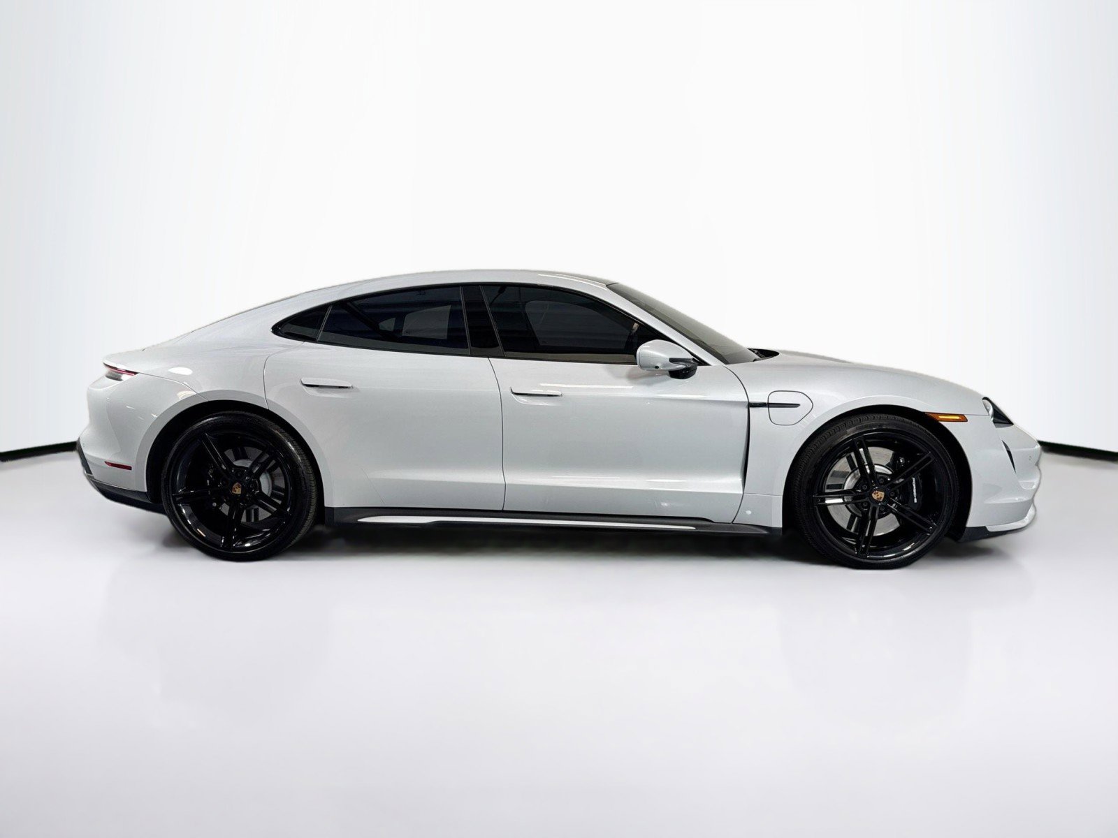 Certified 2021 Porsche Taycan Turbo image 8