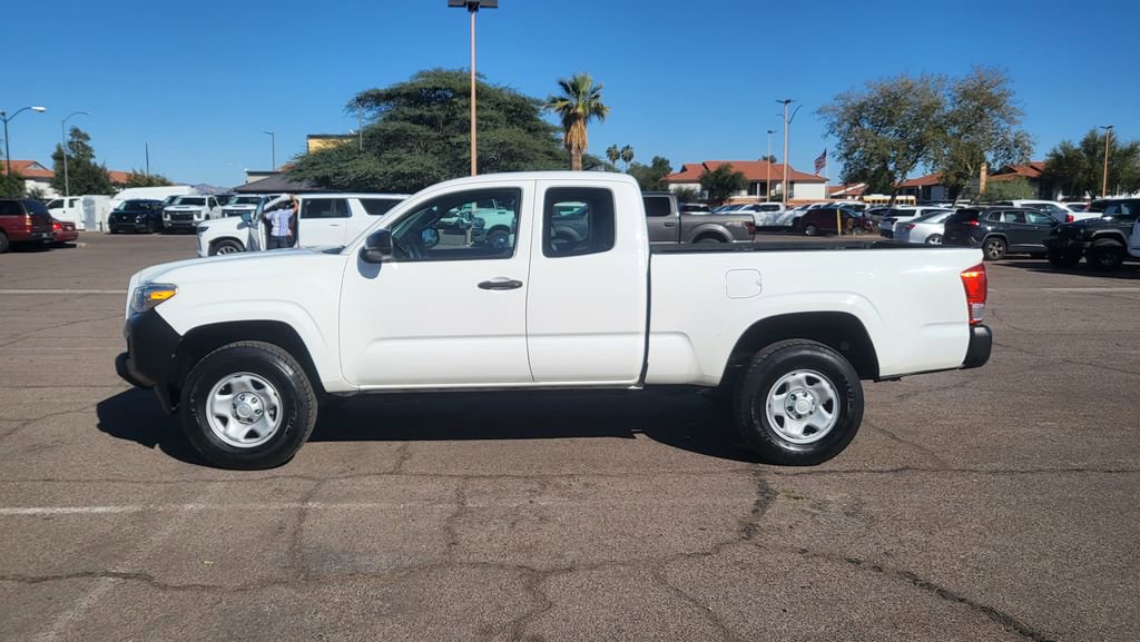 Used 2017 Toyota Tacoma SR image 5