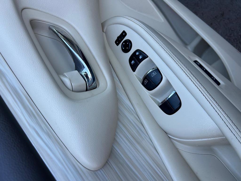 Used 2015 Nissan Murano SL FWD image 11