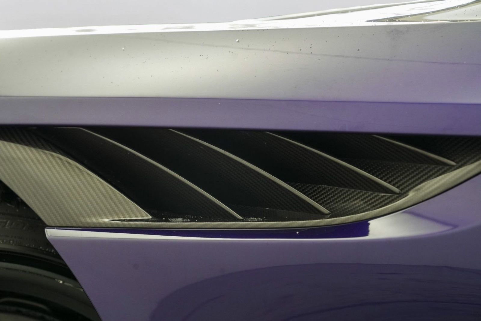 Used 2023 Aston Martin DBS Coupe RWD image 9