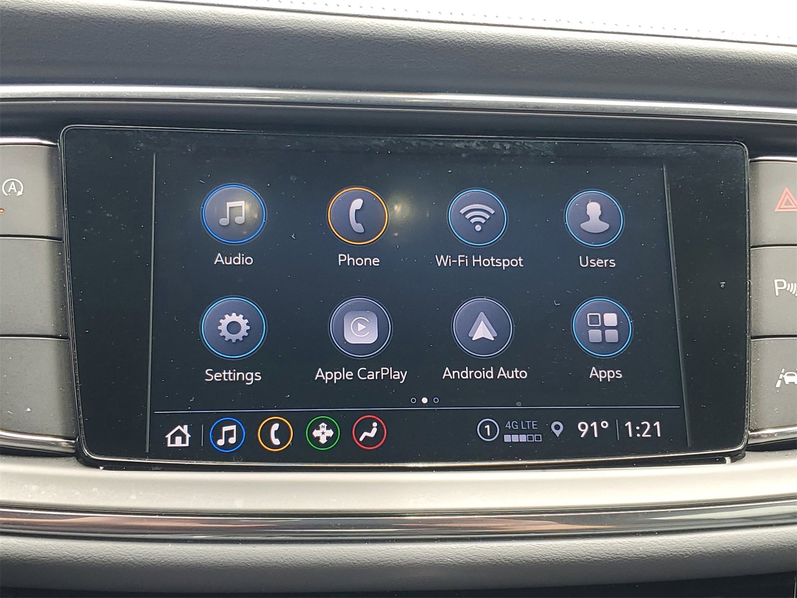 Used 2022 Buick Enclave Essence image 16