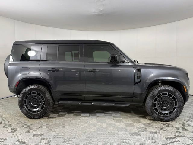 Certified 2025 Land Rover Defender 110 V8 AWD/4WD image 11