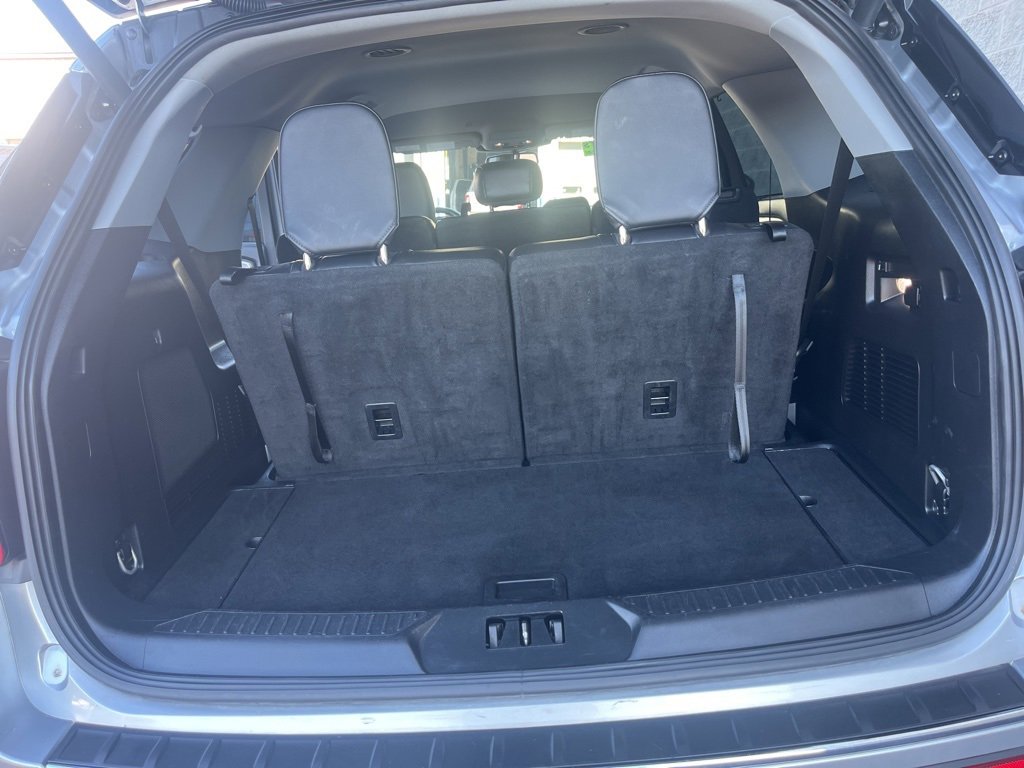Used 2023 Ford Explorer Limited image 13
