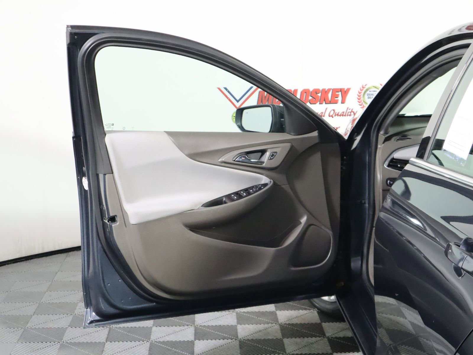 Used 2021 Chevrolet Malibu LT image 23