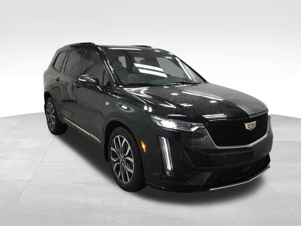Used 2023 Cadillac XT6 Sport w/ Technology Package AWD/4WD image 3
