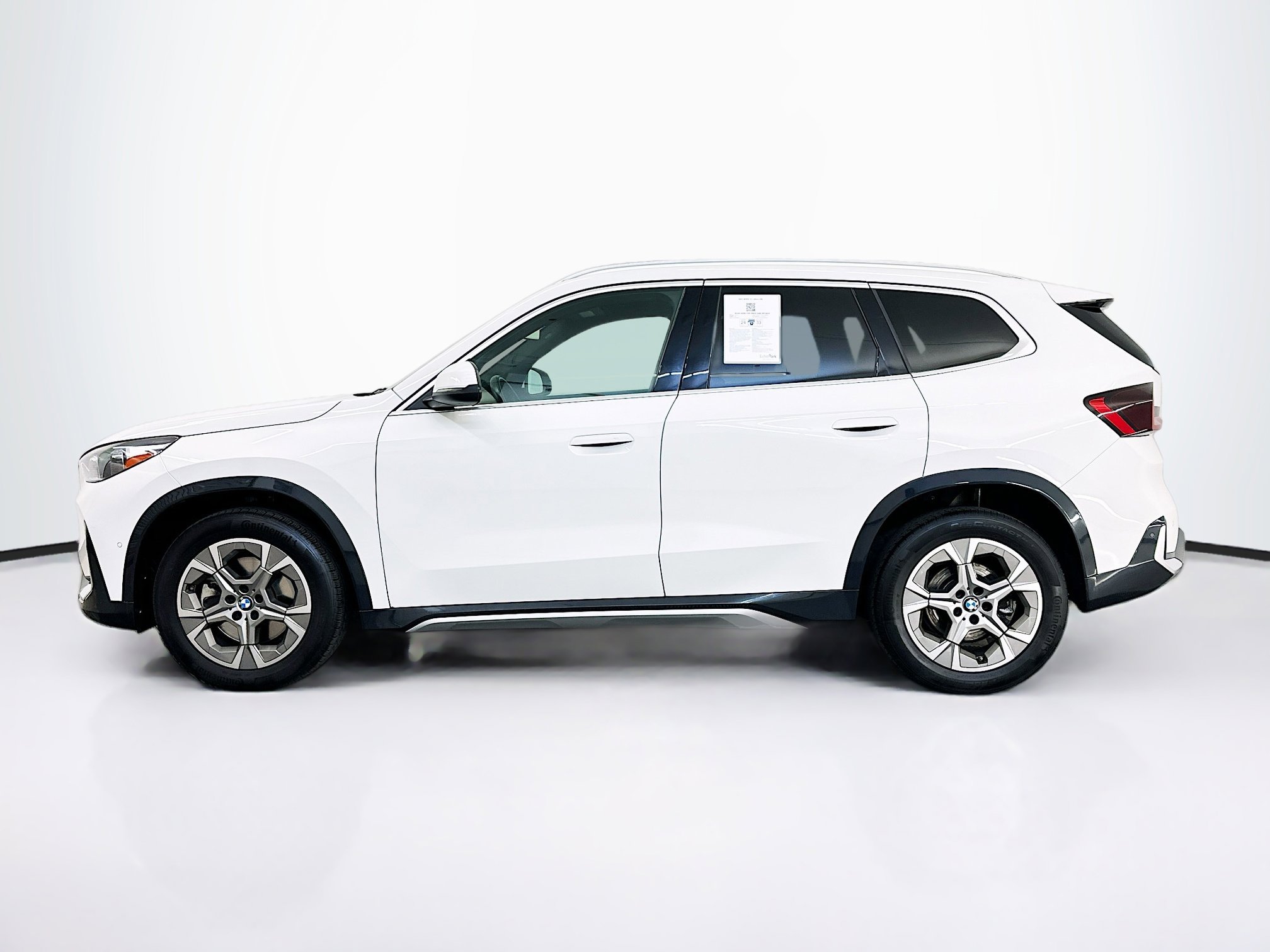 Used 2025 BMW X1 xDrive28i AWD/4WD image 4