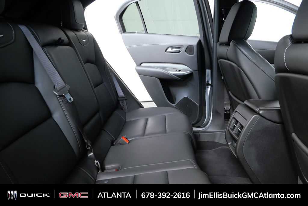 Used 2021 Cadillac XT4 Premium Luxury w/ Cold Weather Package image 18