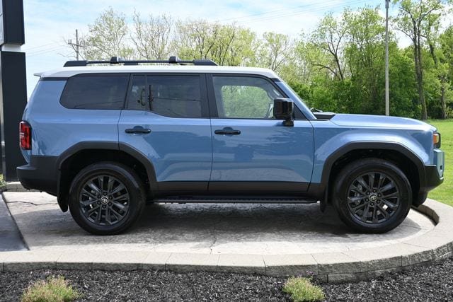 Used 2026 Toyota Land Cruiser w/ Premium Package AWD/4WD image 4