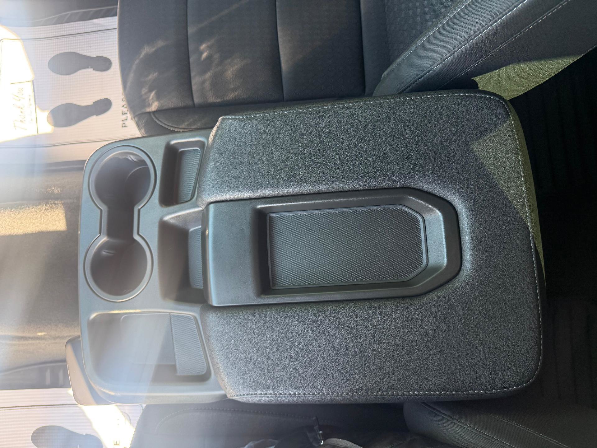 Used 2024 Chevrolet Silverado 1500 LT AWD/4WD image 19