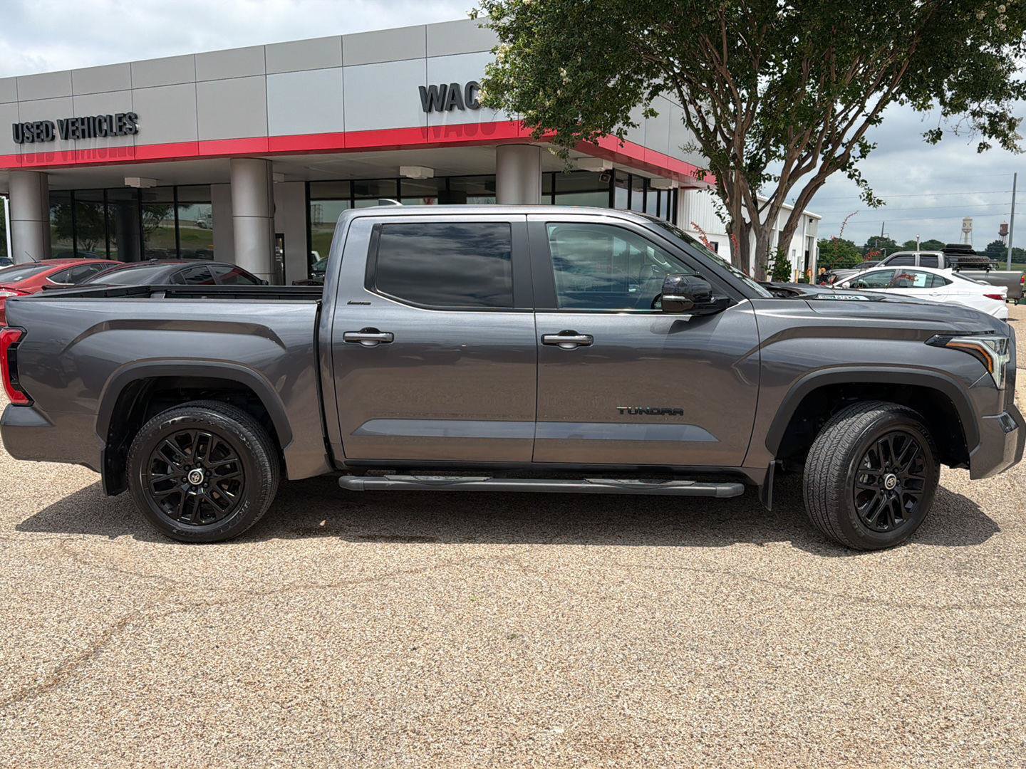 Used 2024 Toyota Tundra Limited AWD/4WD image 2