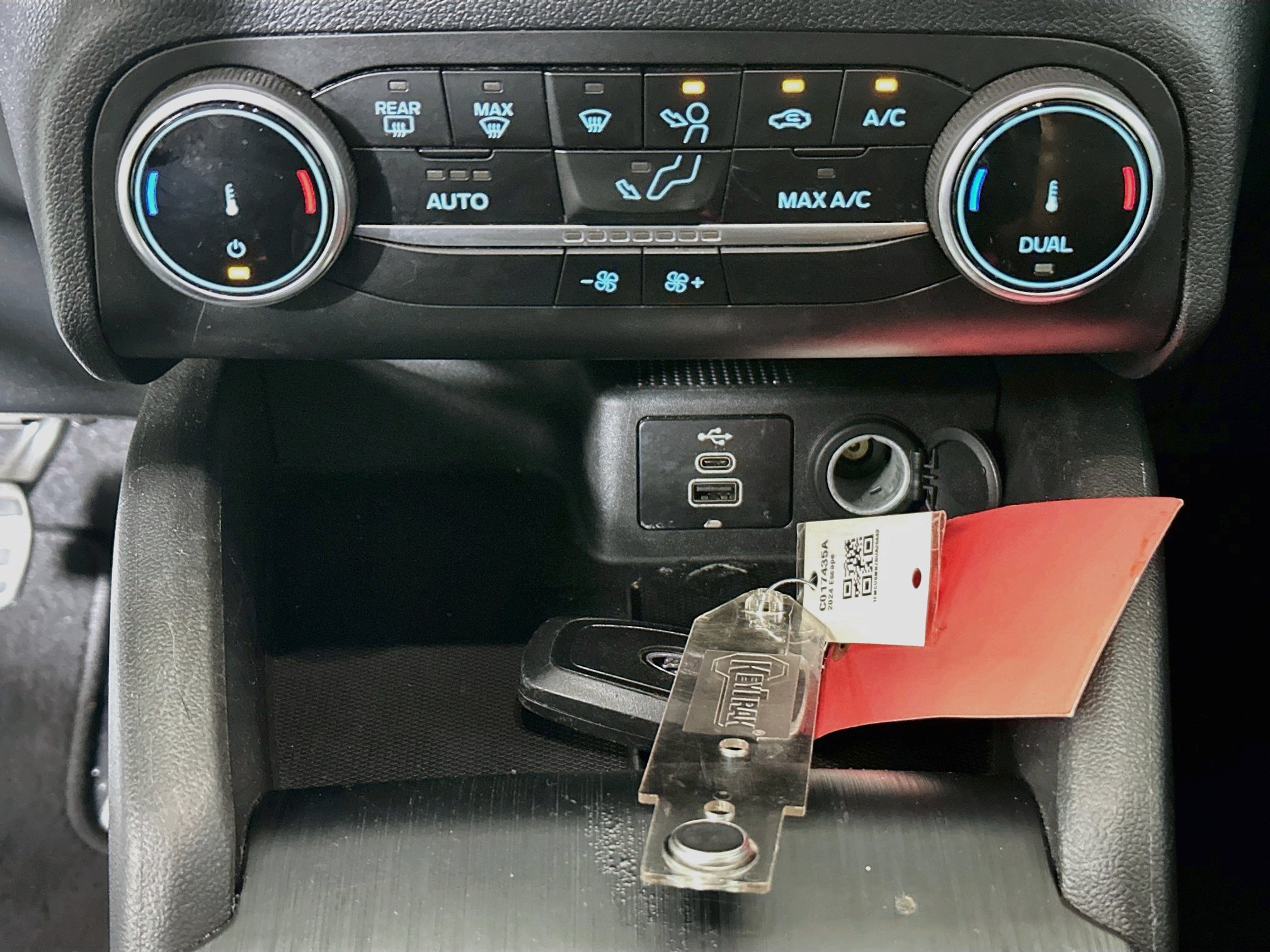 Used 2024 Ford Escape ST-Line FWD image 23