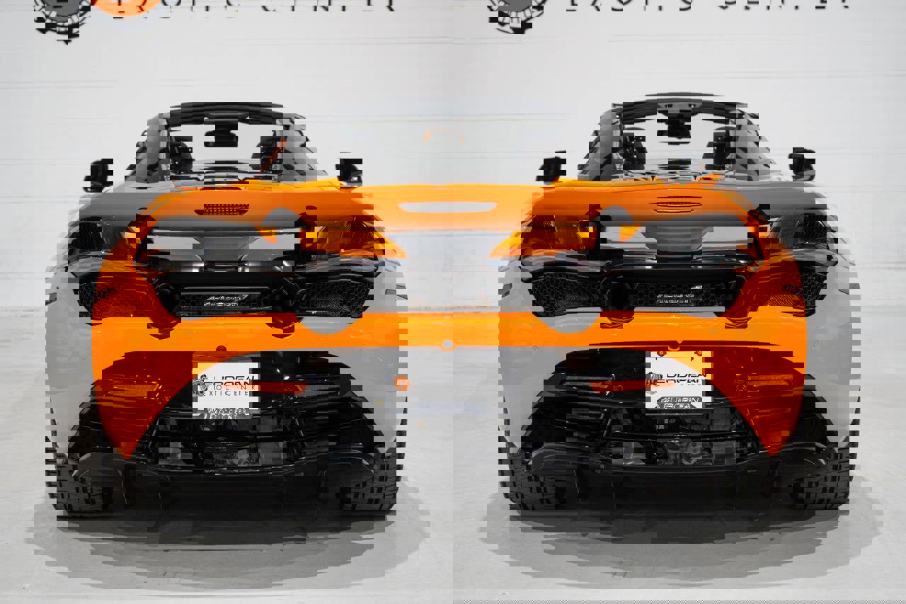 Used 2022 McLaren 720S Performance image 3