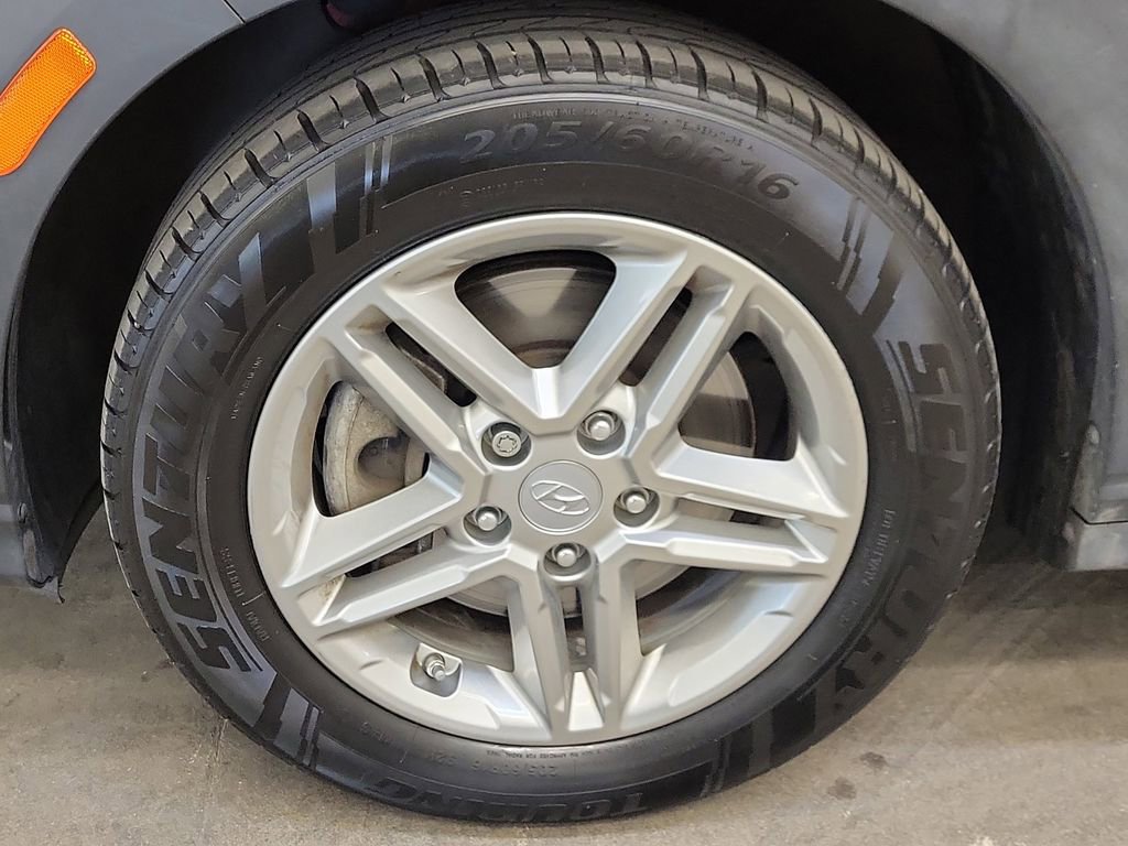 Used 2022 Hyundai Kona SE w/ Cargo Package AWD/4WD image 21