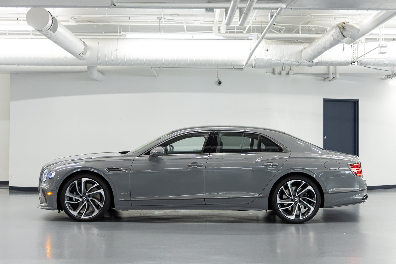 New 2026 Bentley Flying Spur Plug-In Hybrid AWD/4WD image 2