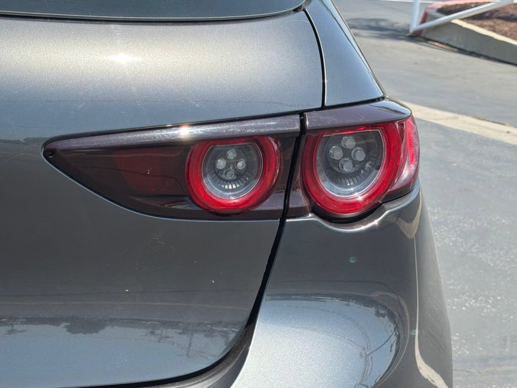 Used 2020 MAZDA MAZDA3 Hatchback w/ Preferred Package FWD image 15
