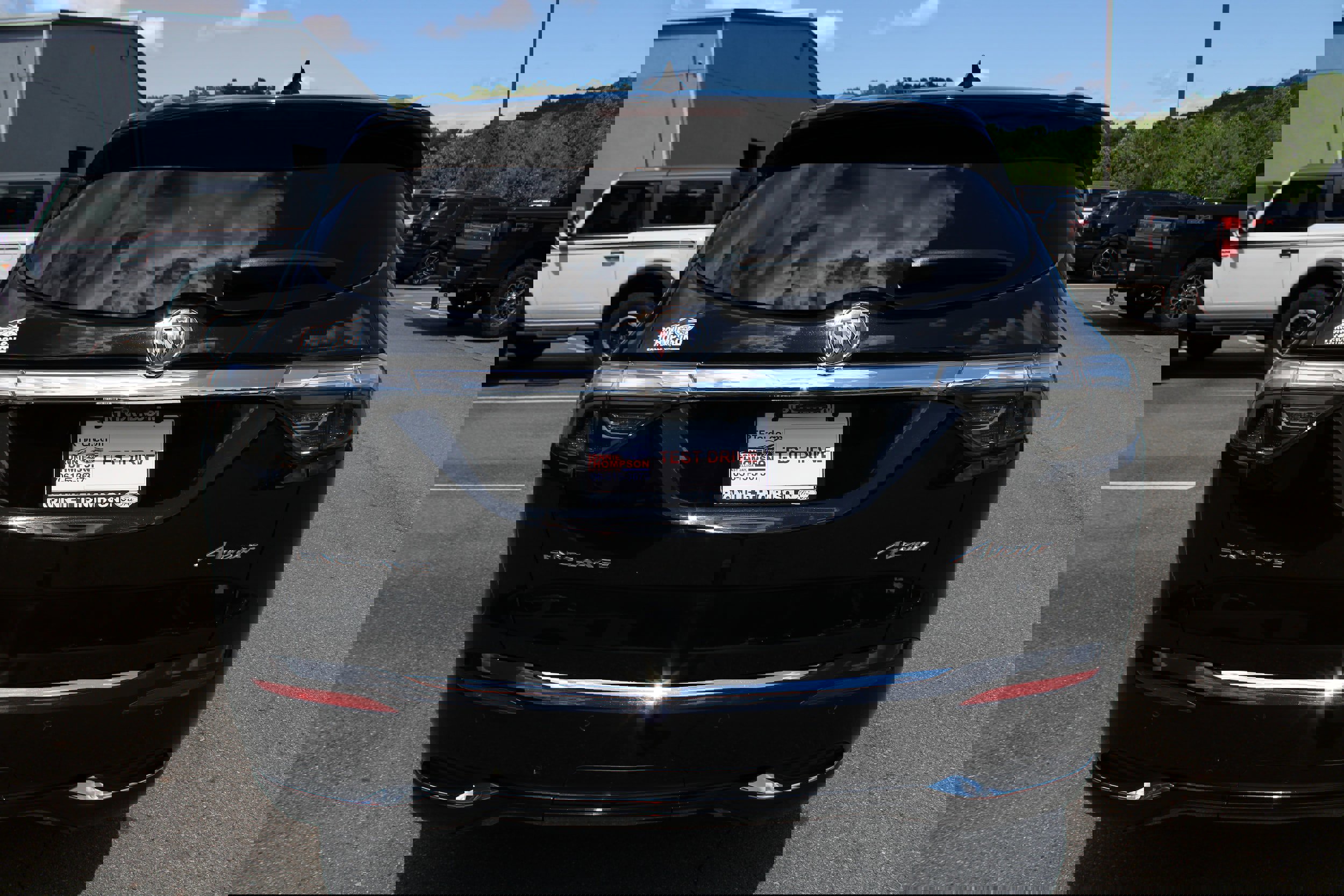 Used 2022 Buick Enclave Avenir w/ Avenir Technology Package image 4