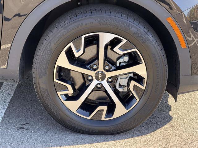 Used 2024 Kia Sportage EX AWD/4WD image 9