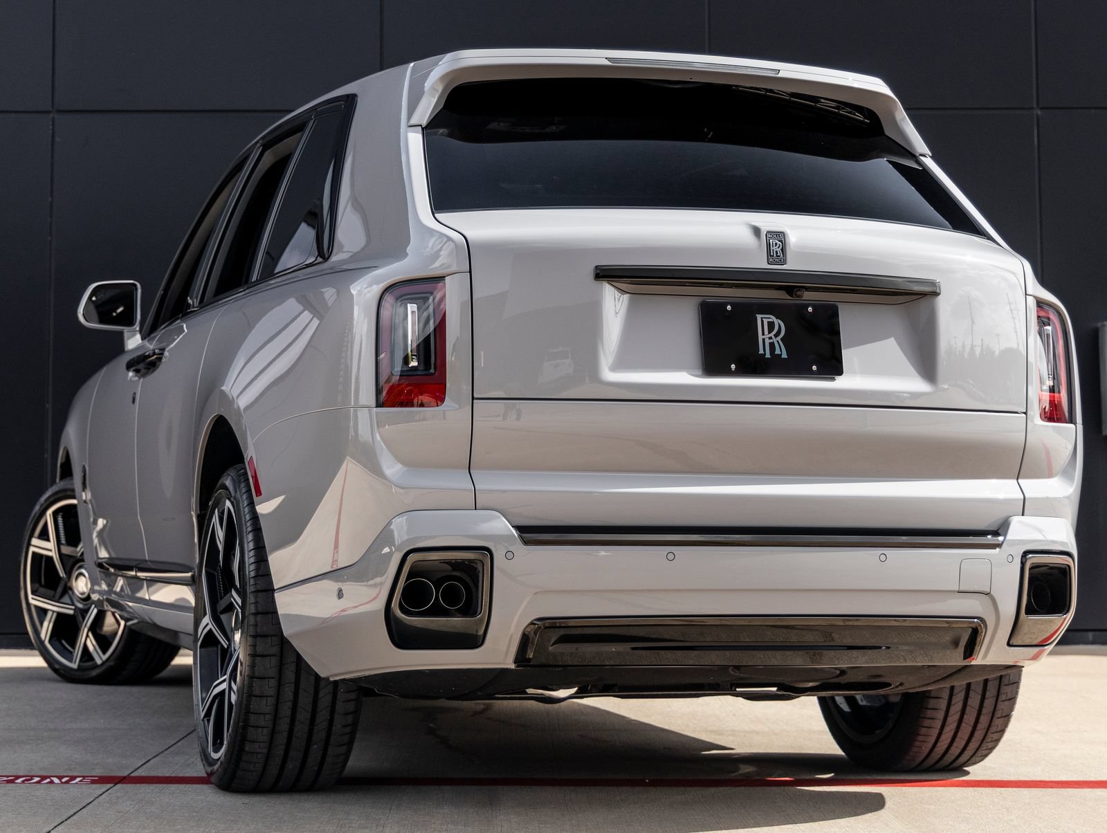 New 2027 Rolls-Royce Cullinan Black Badge AWD/4WD image 9