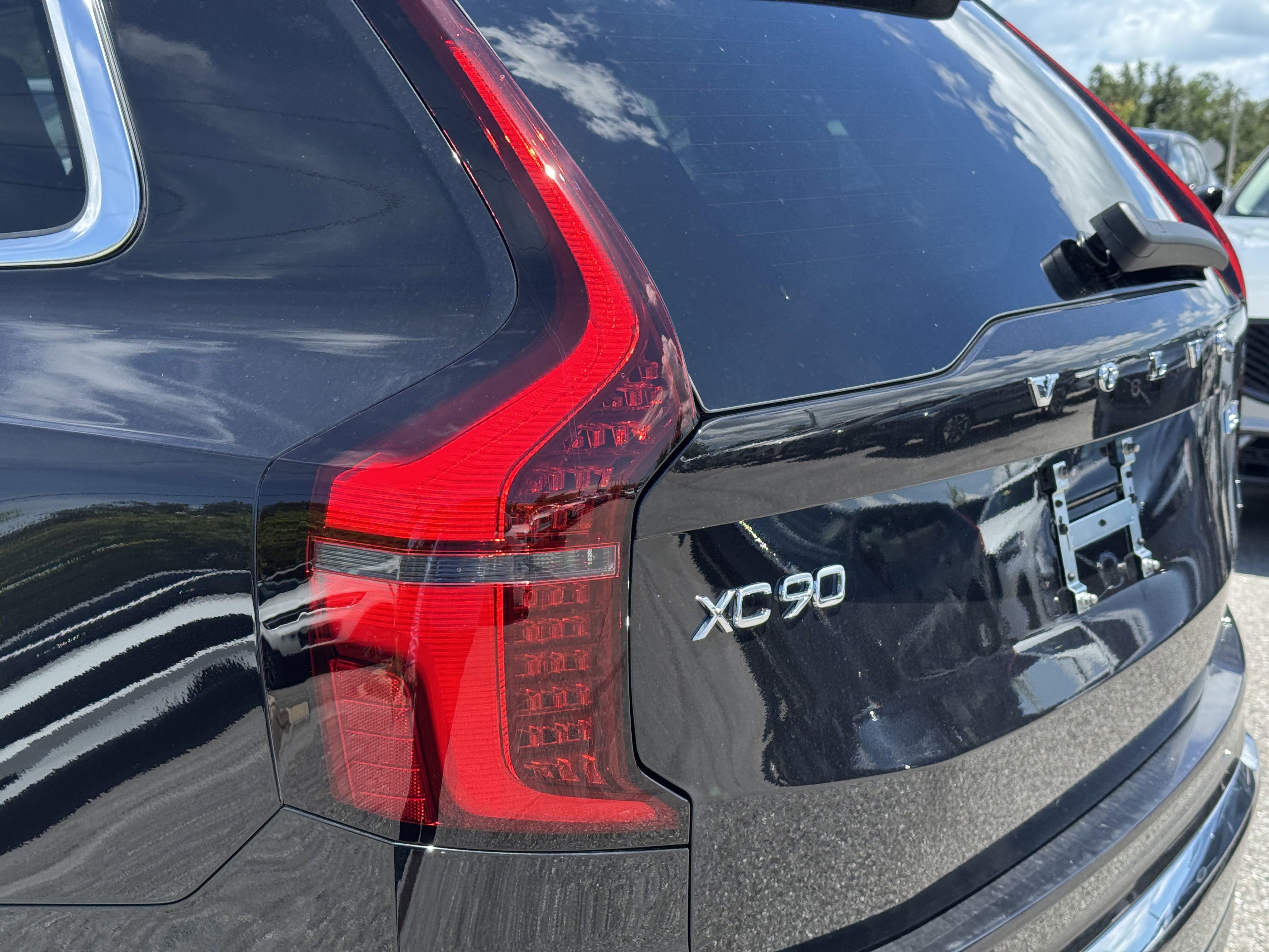 New 2026 Volvo XC90 B6 Core image 9