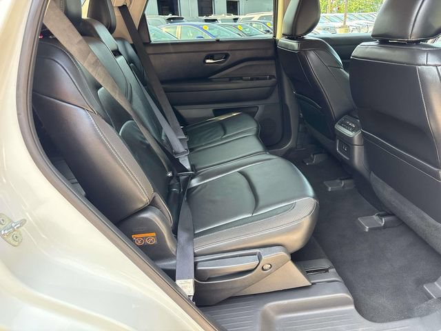 Used 2022 Nissan Pathfinder SL w/ SL Black Package AWD/4WD image 21